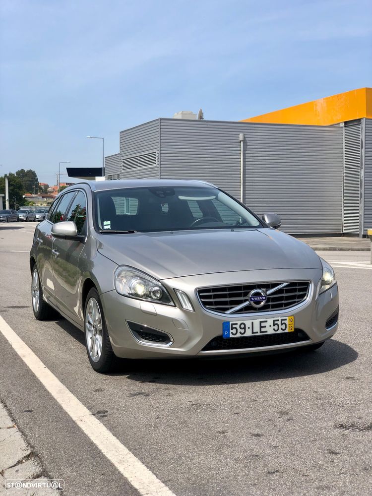 Volvo V60 2.0 D3 Summum - 2