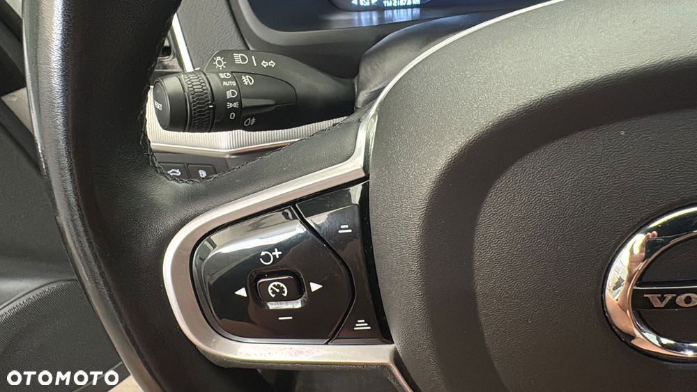 Volvo XC 90 T8 AWD Plug-In Hybrid R-Design 7os - 22