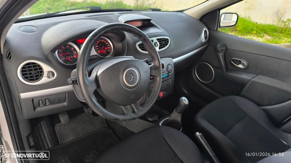 Renault Clio 1.2 16V Dynamique - 27