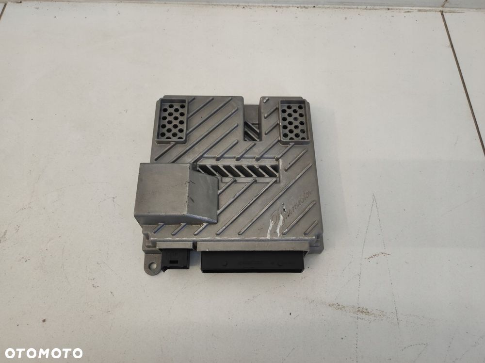 wzmacniacz audio radia burmester mercedes e klasa w213 213 - 1