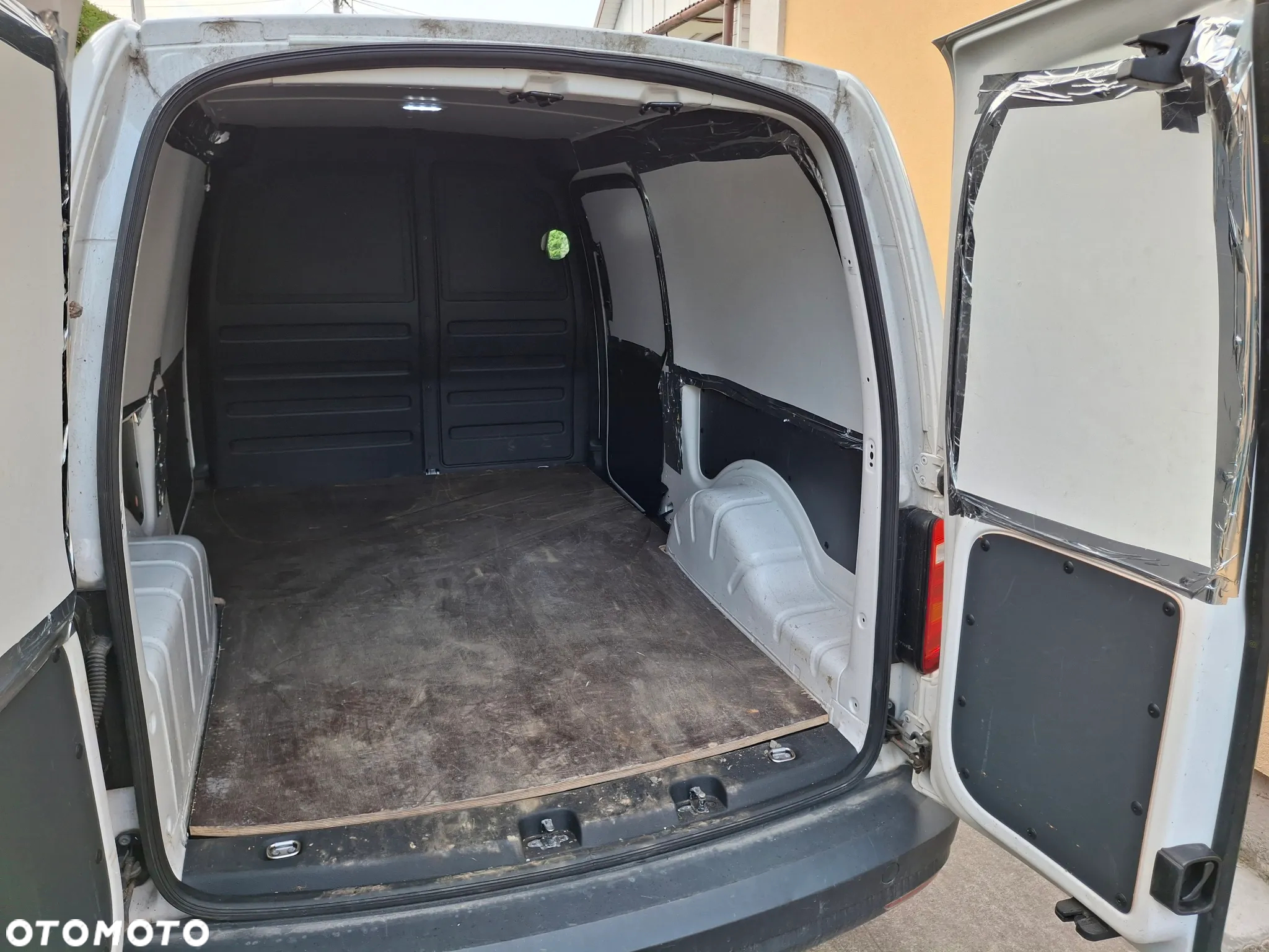 Volkswagen Caddy - 36