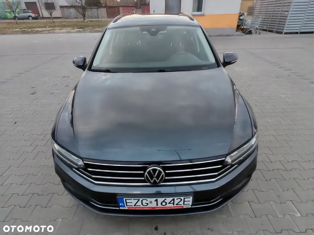Volkswagen Passat 2.0 TDI SCR Comfortline - 3