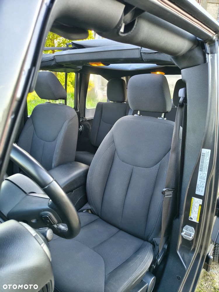 Jeep Wrangler - 37