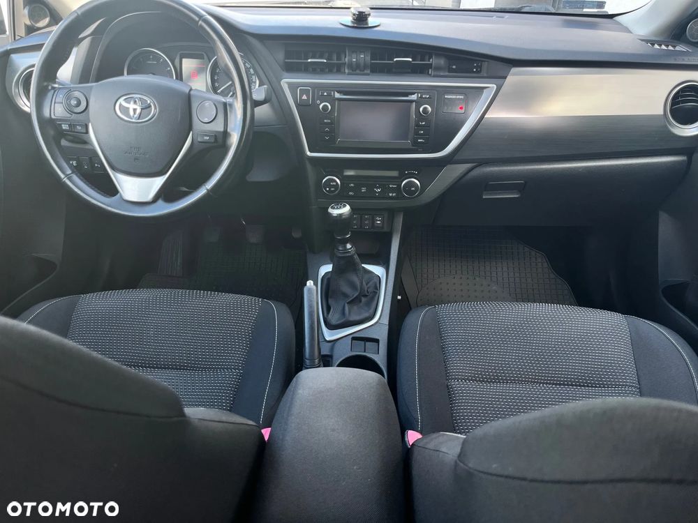 Toyota Auris - 10