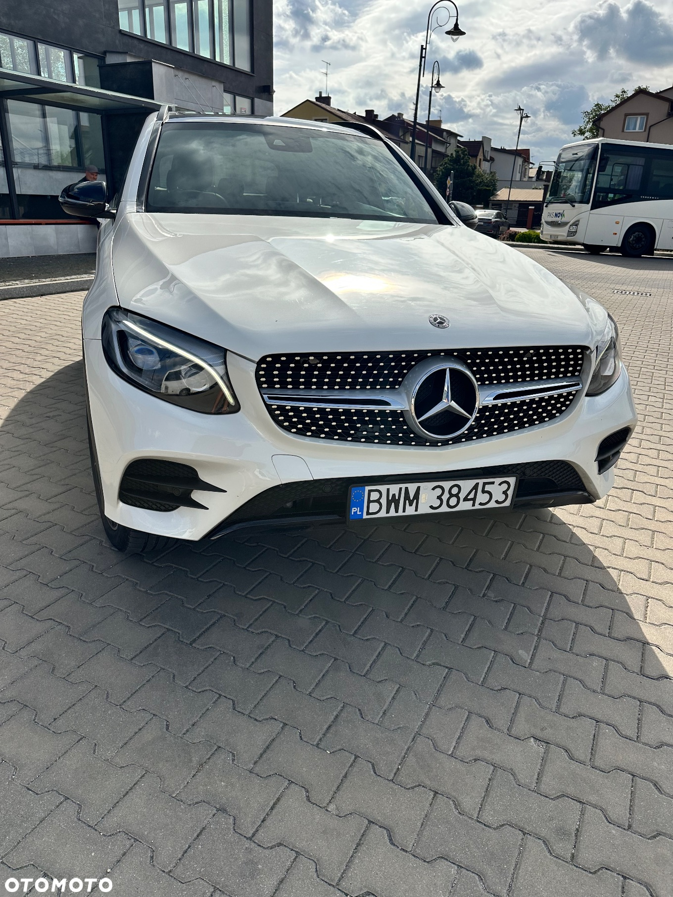 Mercedes-Benz GLC 300 4Matic 9G-TRONIC AMG Line - 9