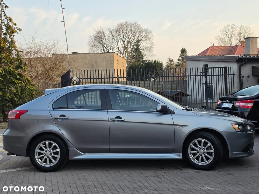 Mitsubishi Lancer - 10