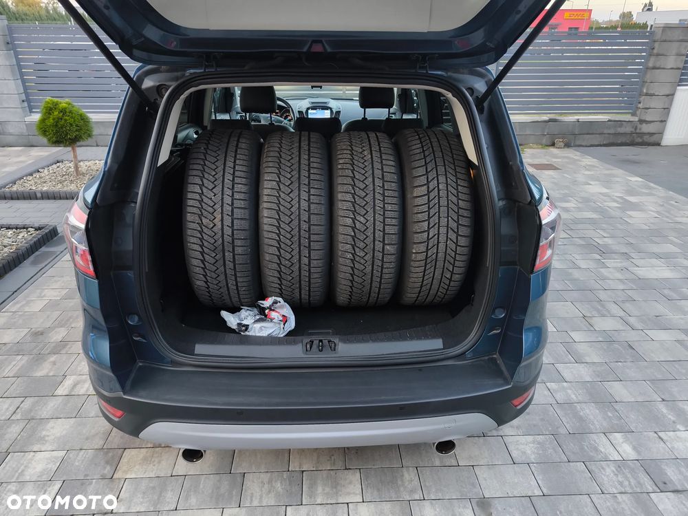 Ford Kuga - 24