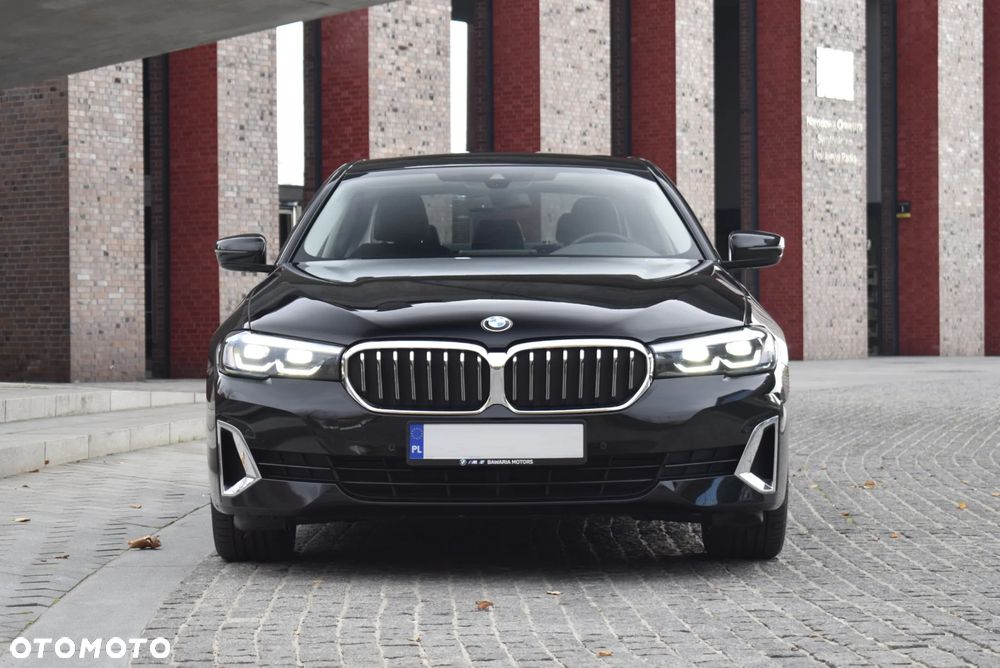 BMW Seria 5 518d Luxury Line - 2