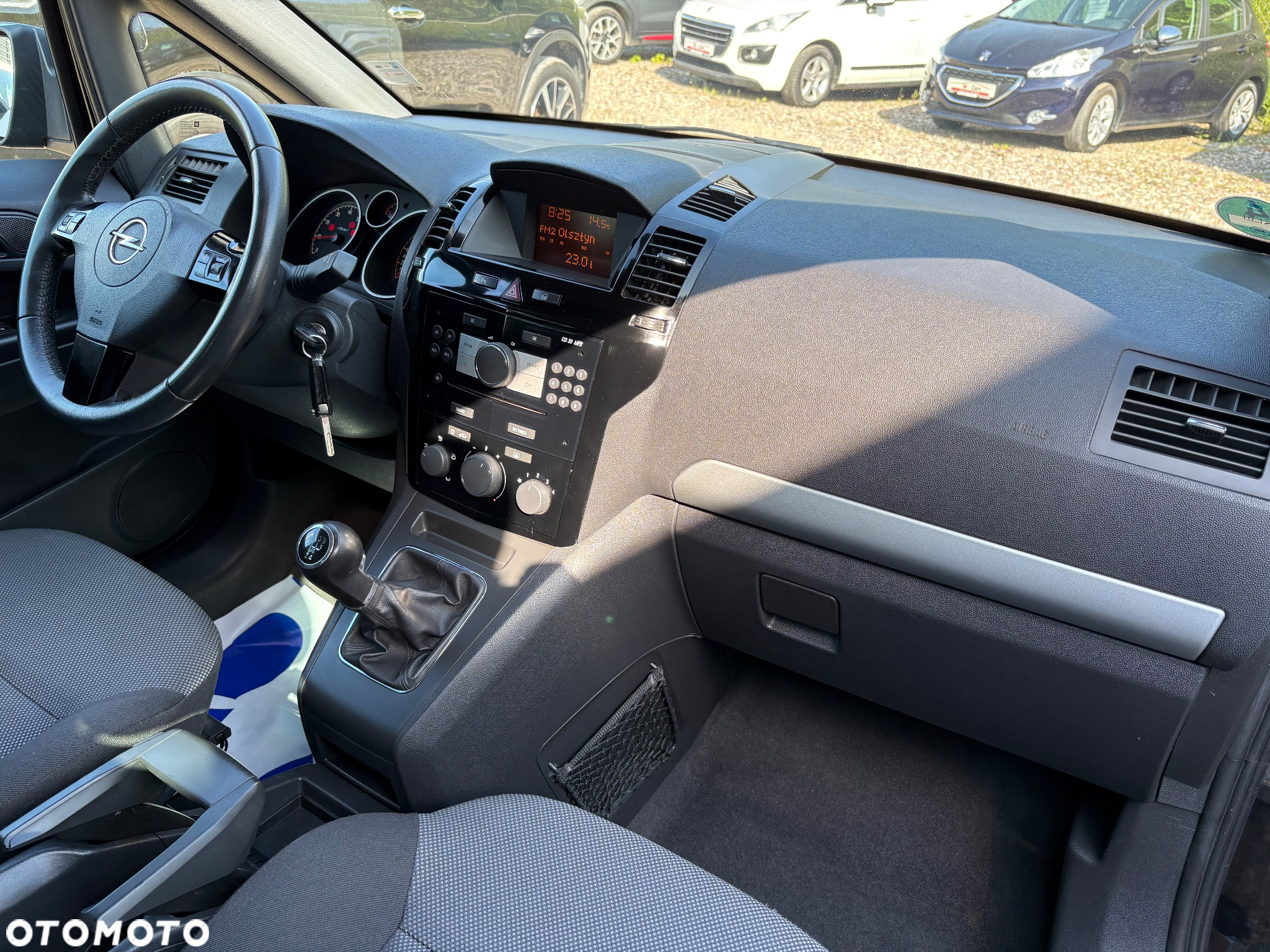 Opel Zafira 1.8 Cosmo - 26