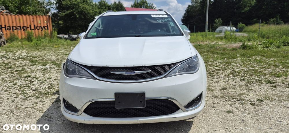 Chrysler Pacifica - 2