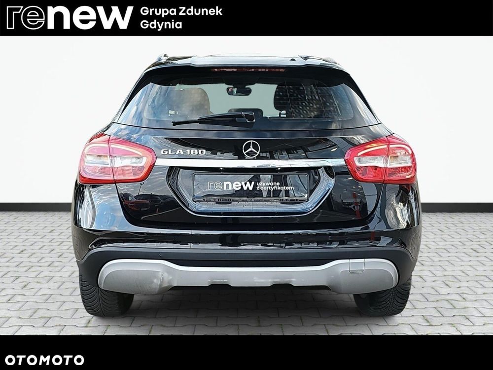 Mercedes-Benz GLA - 6