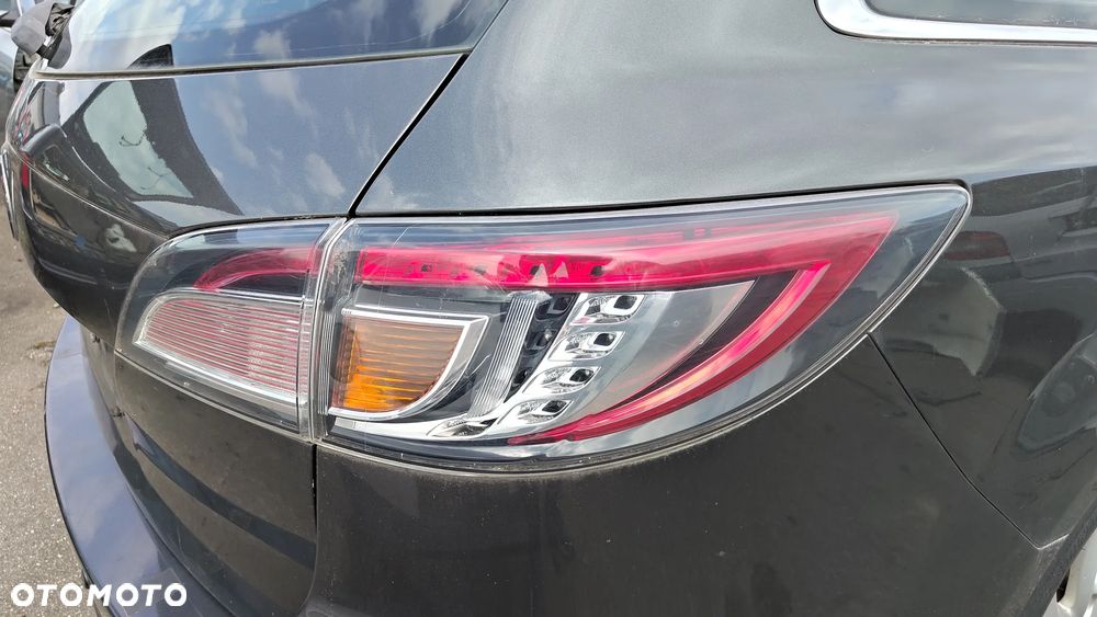 Lampa tył tylna w błotnik prawa, lewa Mazda 6 - 2