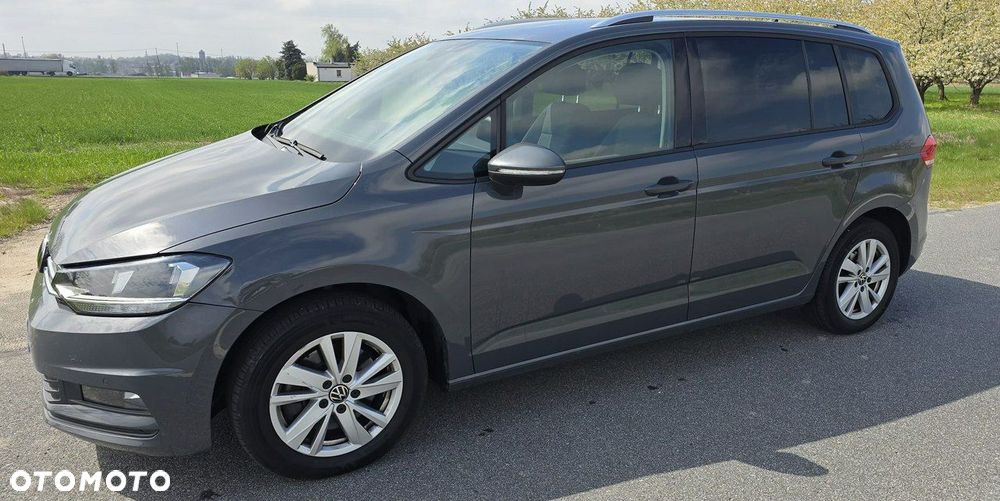 Volkswagen Touran - 11