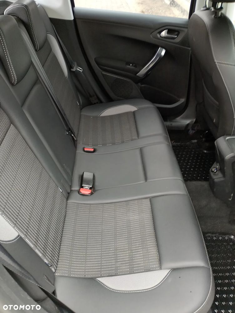 Peugeot 2008 - 5