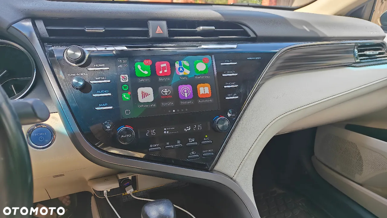 Toyota Camry 2.5 Hybrid Executive CVT - 2