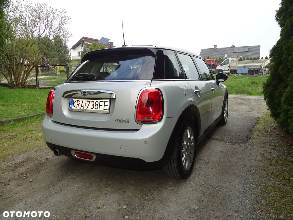 MINI Cooper Essential Trim - 11