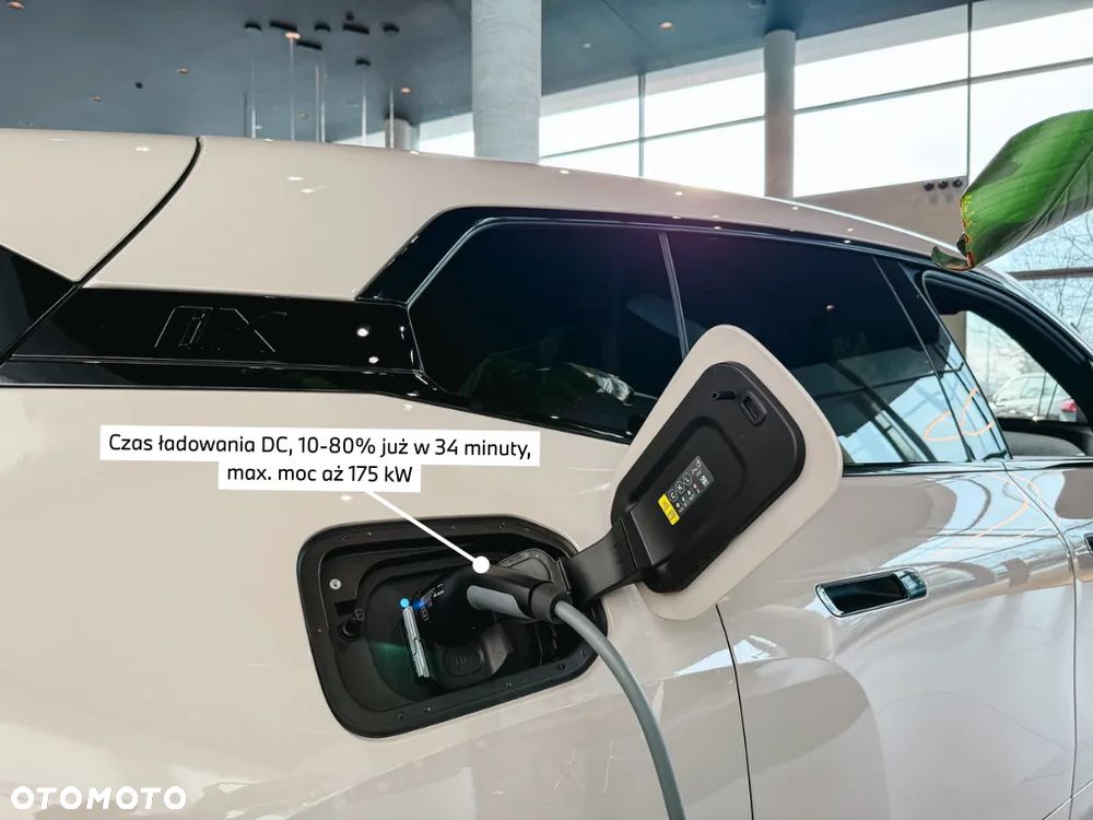 BMW iX xDrive45 - 11