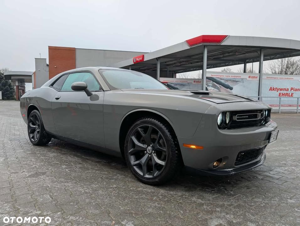 Dodge Challenger - 9