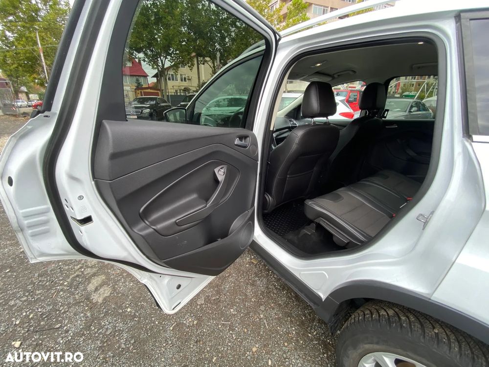 Ford Kuga 2.0 TDCi Powershift 4WD Titanium - 12