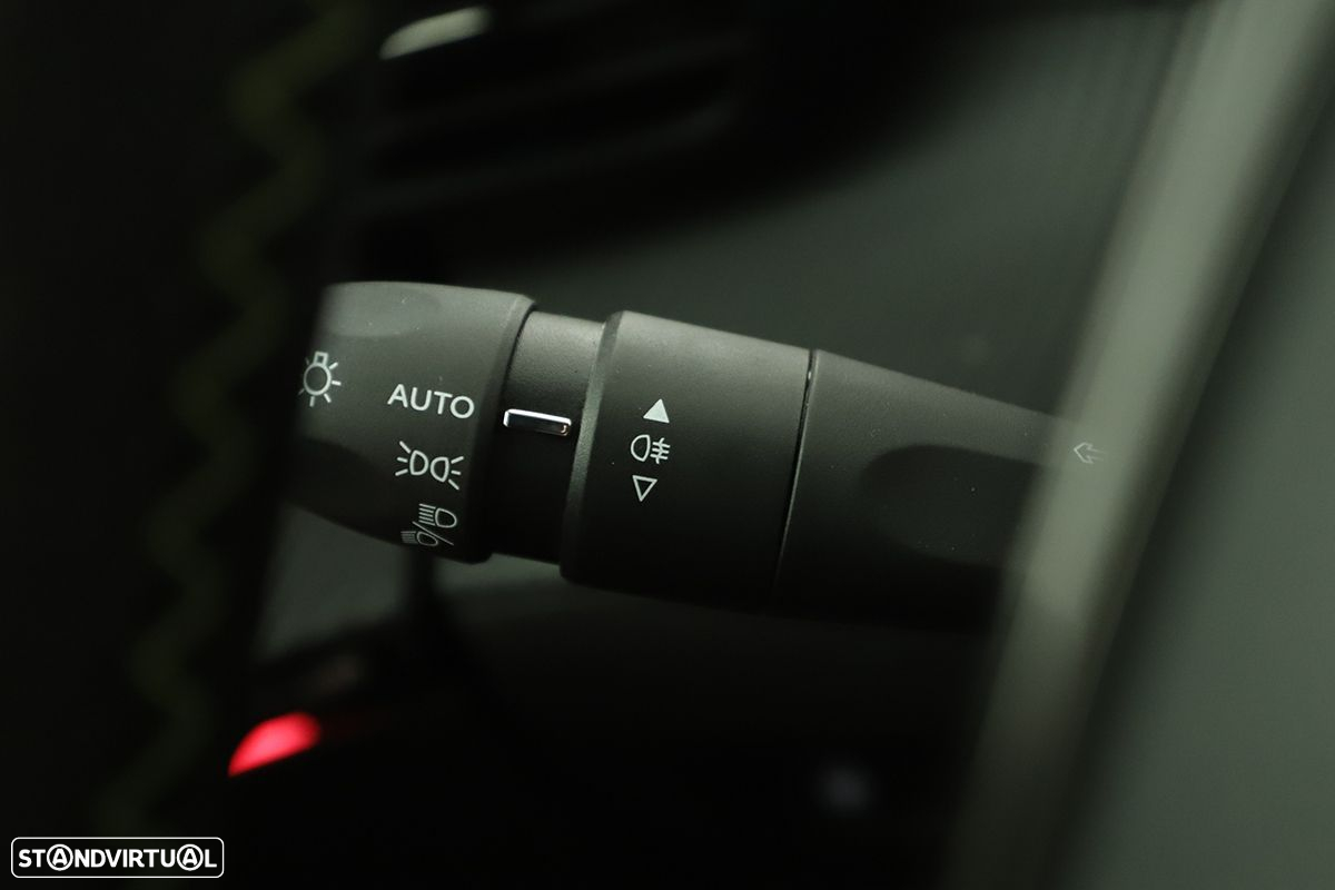 Peugeot e-2008 54 kWh GT - 18