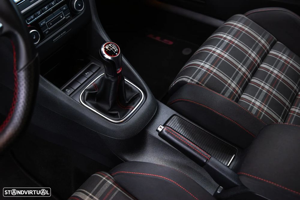 VW Golf 2.0 GTI - 27