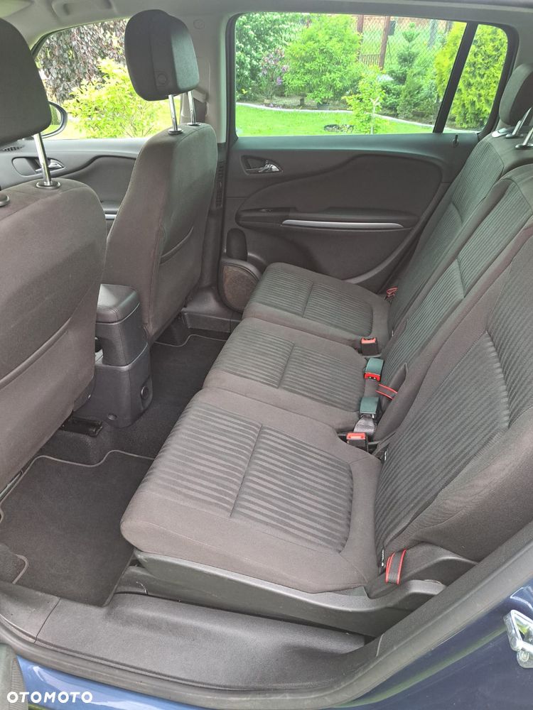 Opel Zafira - 10