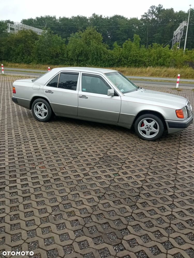 Mercedes-Benz W124 (1984-1993) - 1