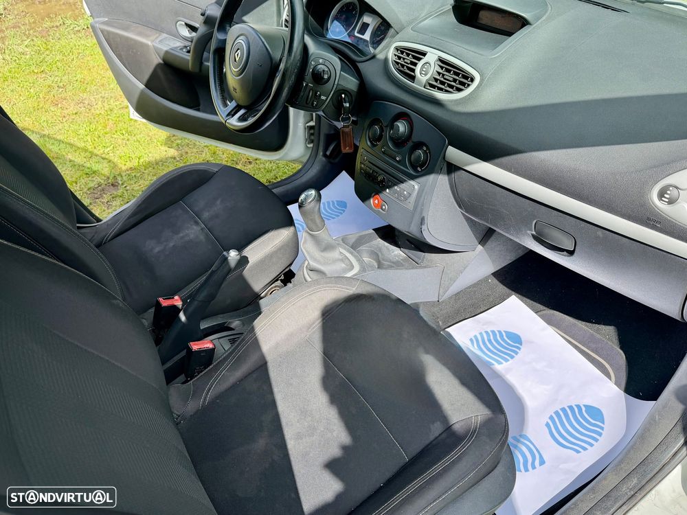Renault Clio 1.5 dCi Dynamique S - 8