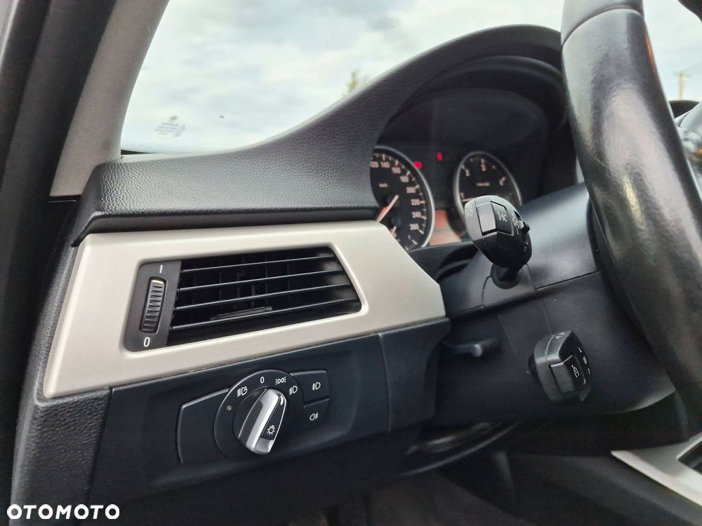 BMW Seria 3 318d - 21