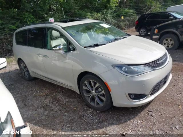Chrysler Pacifica - 1