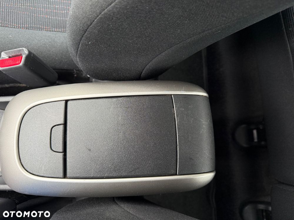 Toyota Auris 1.33 VVT-i - 25