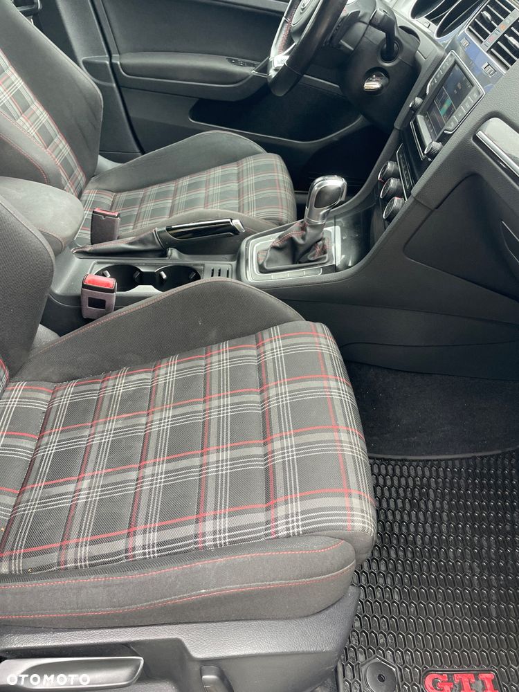 Volkswagen Golf GTI BlueMotion Technology DSG - 12