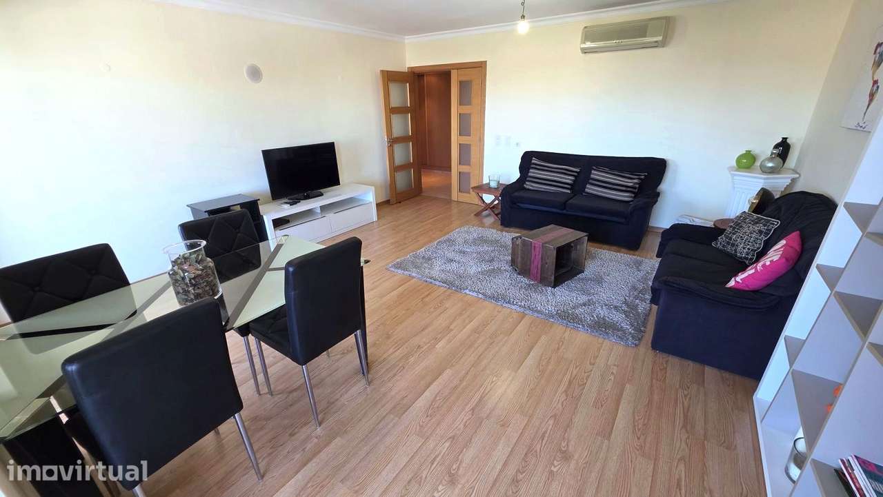 Apartamento T3 com varandas e vista desafogada em Portimão - Grande imagem: 5/32