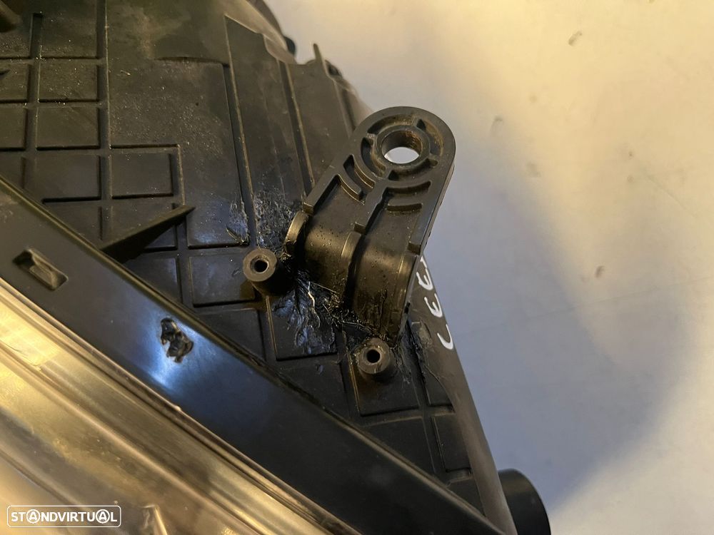 Kia Ceed II (JD) - FAROL LED DIREITO - FF546 - 4