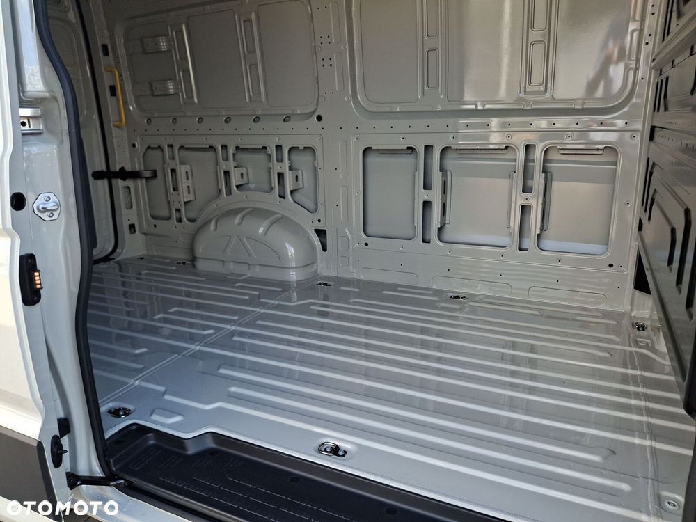 Volkswagen Crafter 2.0 TDI 177 KM - 40