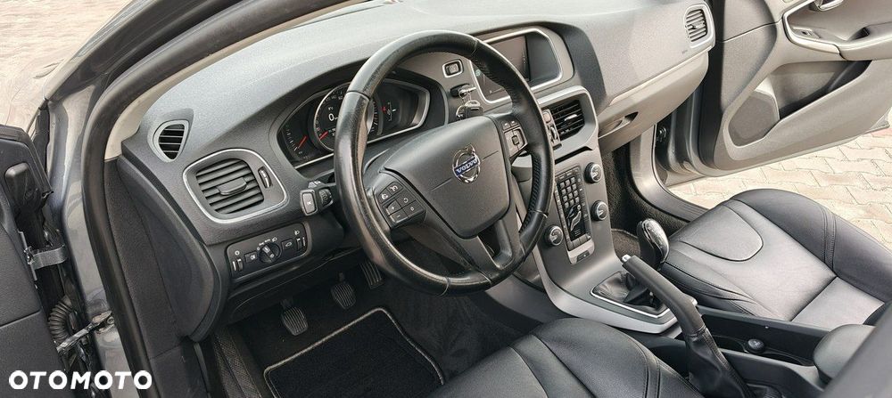 Volvo V40 D2 Kinetic - 9