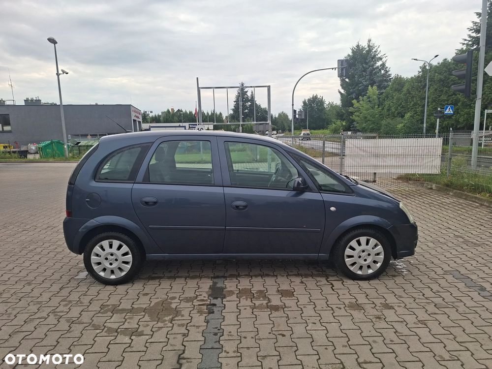 Opel Meriva 1.8 16V Cosmo Easytronic - 3