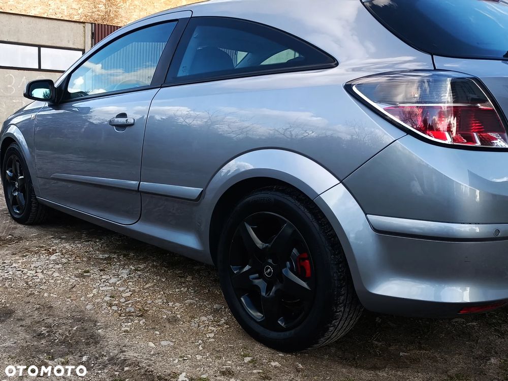 Opel Astra GTC 1.8 - 11
