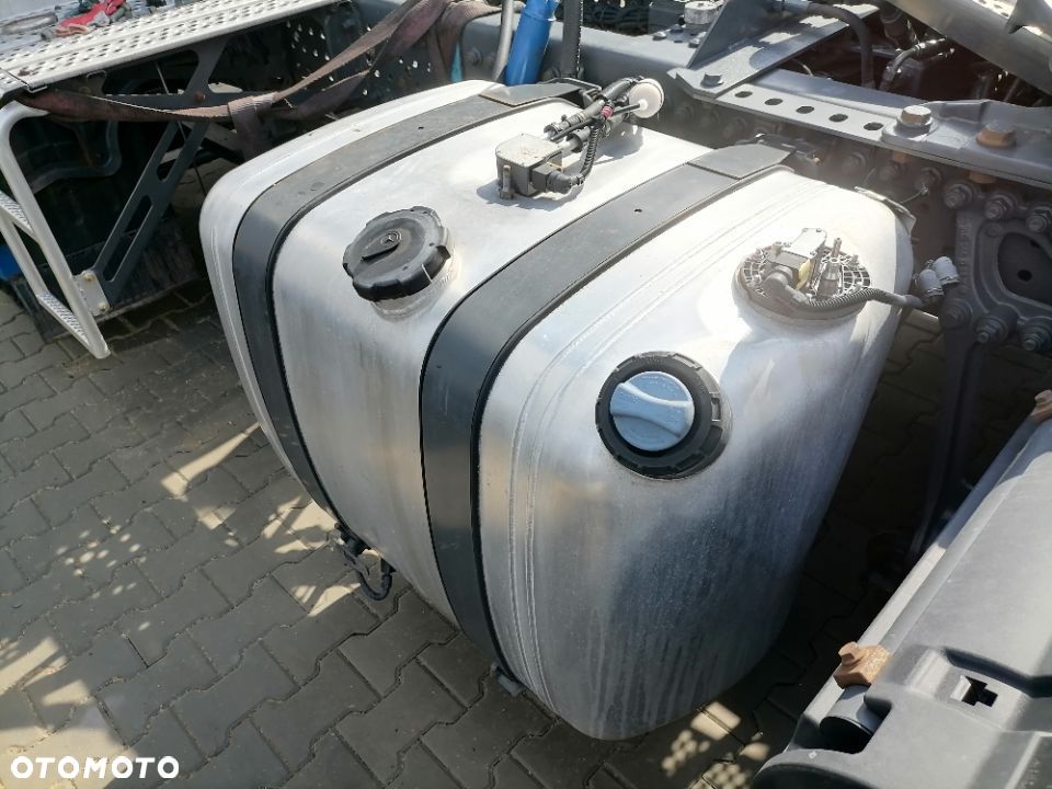 Zbiornik paliwa AdBlue Mercedes Actros MP4 300L