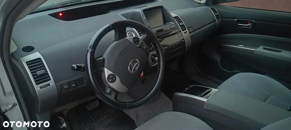 Toyota Prius 1.5 VVT-i Sol - 14