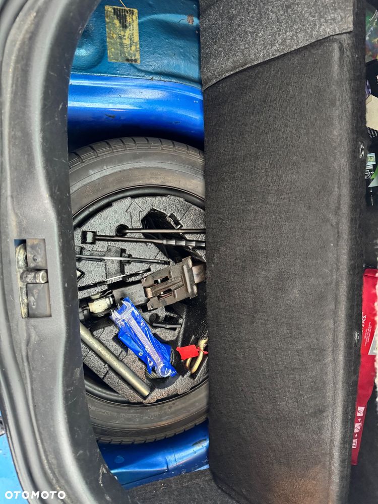 Volkswagen New Beetle - 9