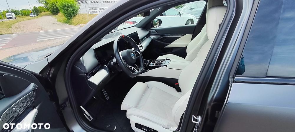 BMW i5 83.9kWh M60 xDrive - 9