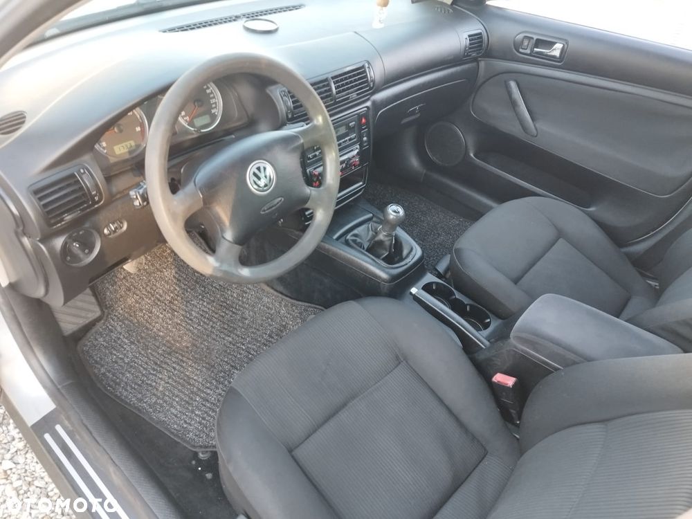 Volkswagen Passat 1.9 TDI - 16