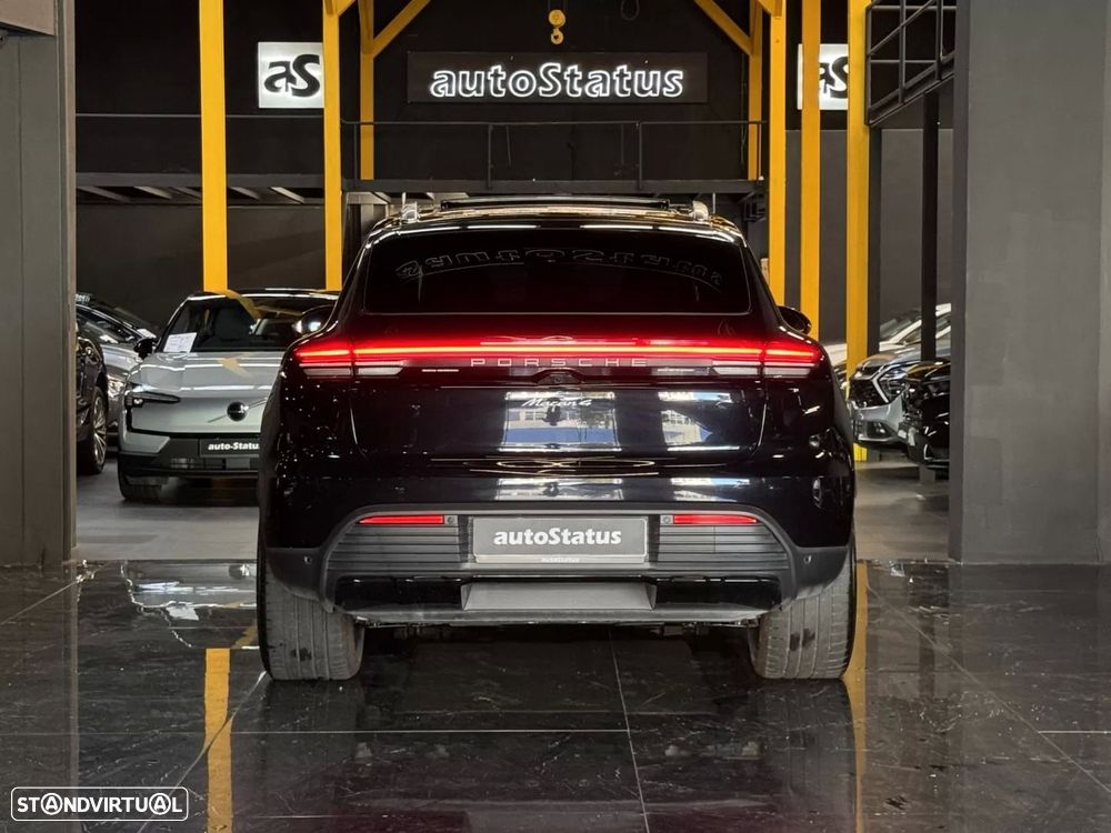 Porsche Macan Electric 4 - 7
