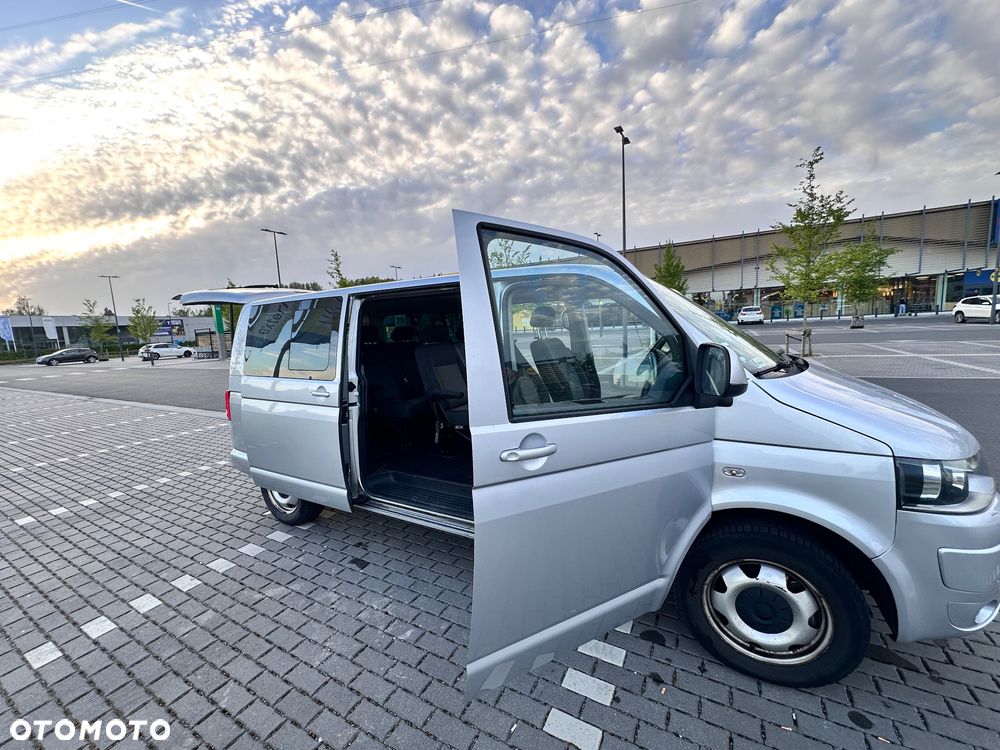 Volkswagen Caravelle - 5
