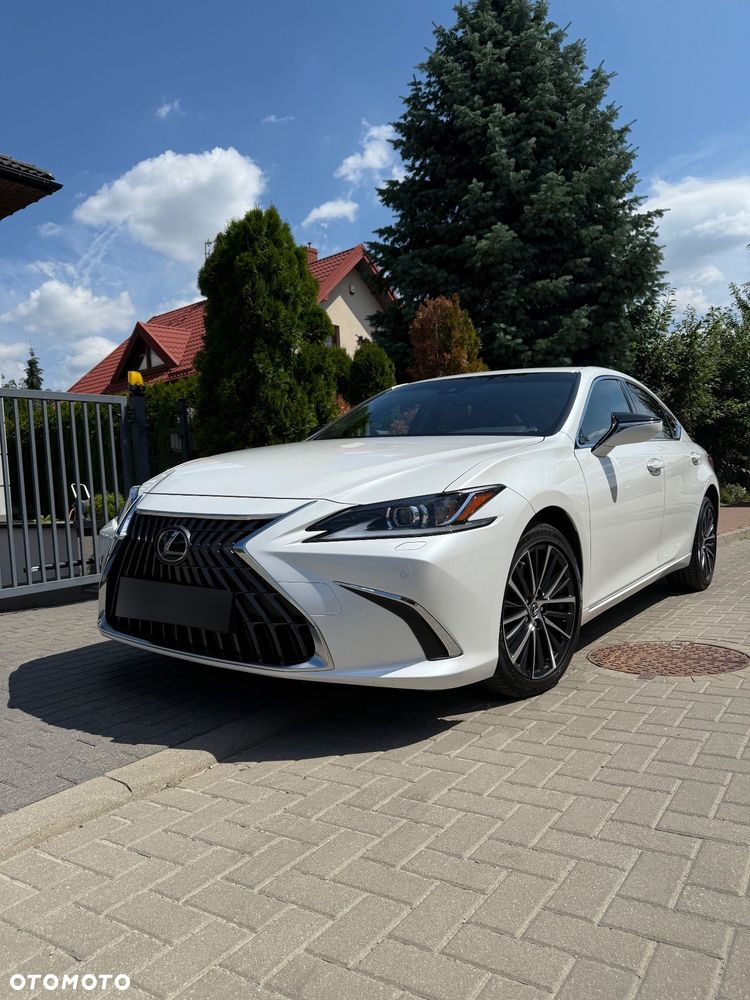 Lexus ES 300h Business Edition - 1