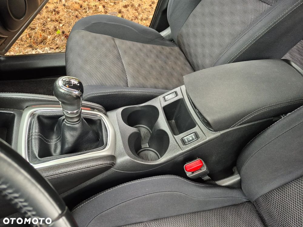 Nissan Qashqai 1.6 dCi DPF acenta - 16