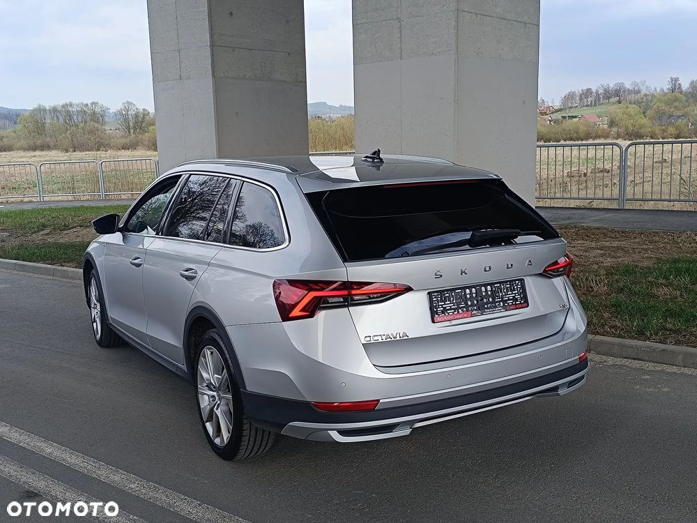 Skoda Octavia 2.0 TDI DSG 4x4 Scout - 4