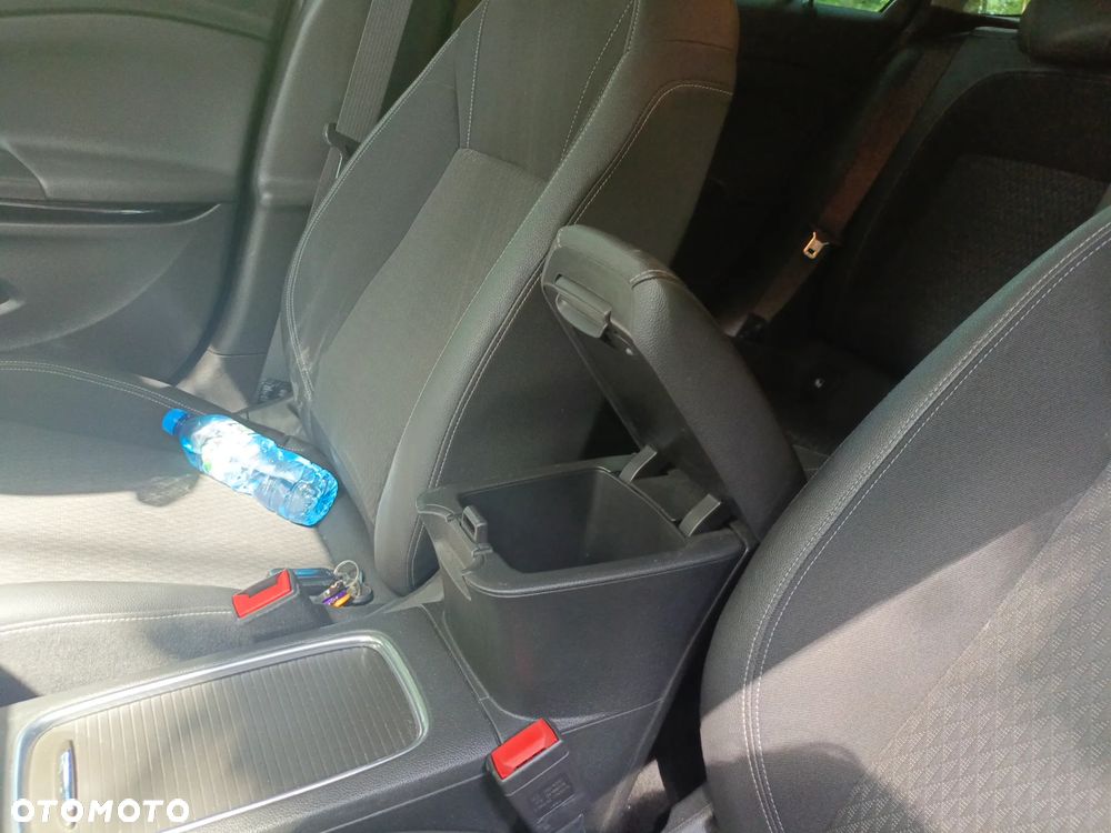 Opel Astra 1.6 CDTI Dynamic S&S - 18