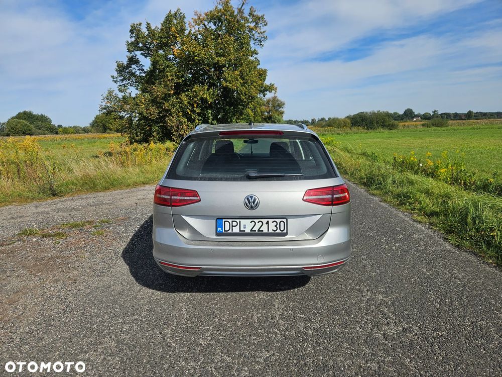 Volkswagen Passat - 4